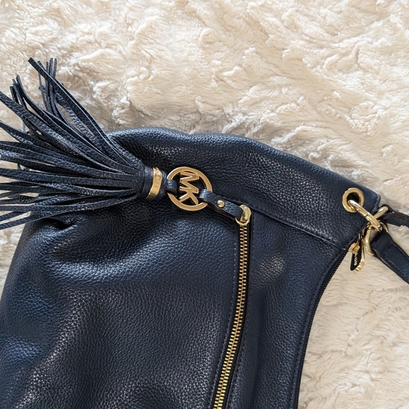 Micheal Kors blue leather tassel hobo bag - Picture 4 of 16